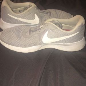 Nike Tanjun